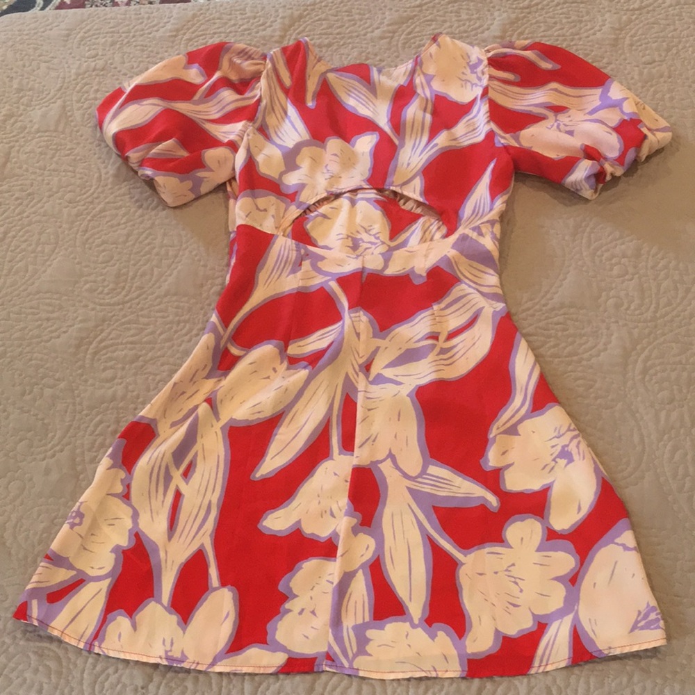 🆕 TOPSHOP Puff Sleeve Cutout Back Large Floral Satin Mini Dress 4 Red/Cream - Picture 6 of 15